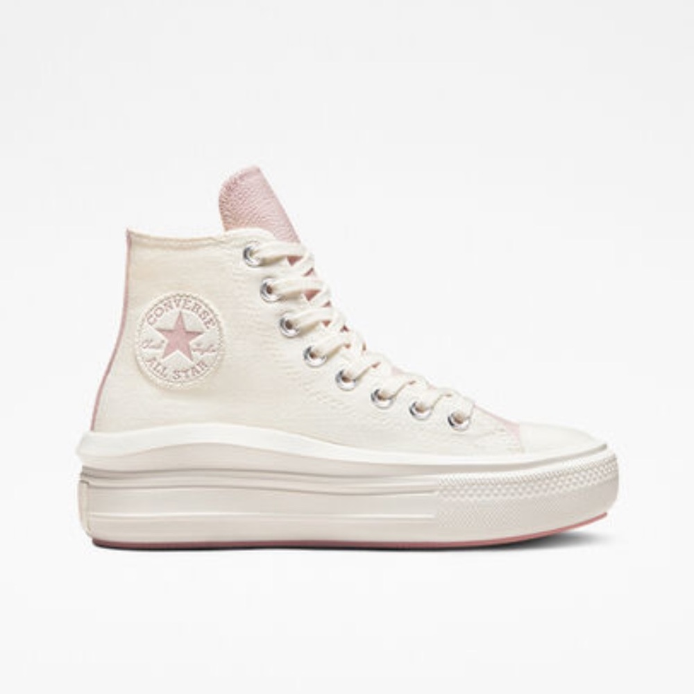 Converse 💕🤍 - Picture 2 of 4